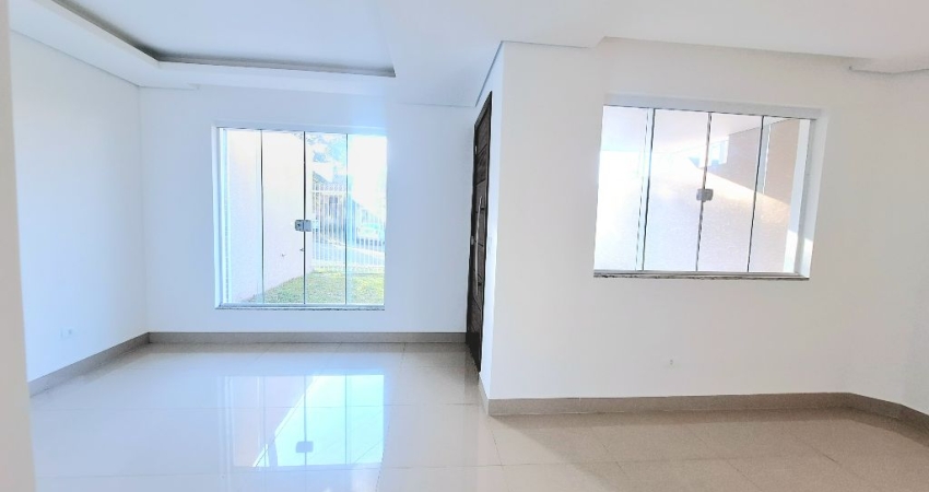 Lindo sobrado, espaçoso, bem iluminado, pronto para morar!