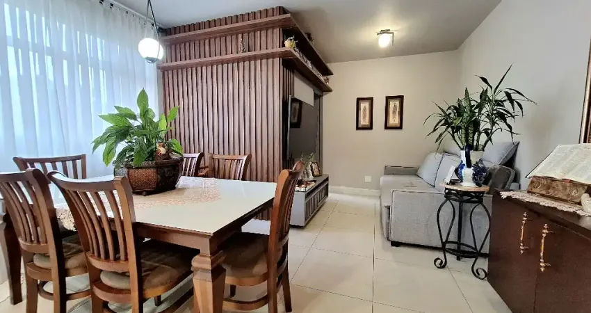 Ensolarado, semimobiliado e em excelente localização