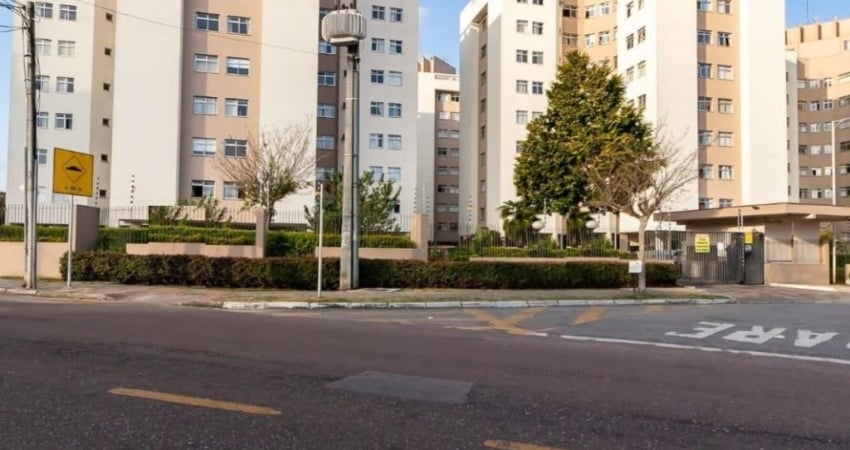 Ensolarado, semimobiliado e em excelente localização