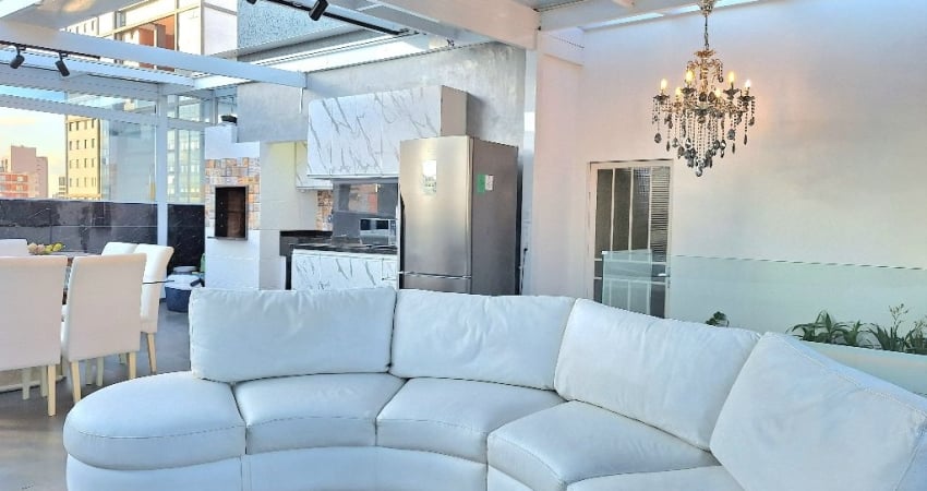 Um charme de Apartamento Cobertura com vista panorâmica no coração de Curitiba