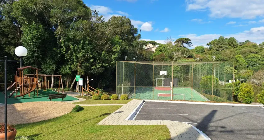 Terreno em condomínio com 277.70 m² de uso exclusivo , sendo 451 m² de área total e com 9 metros de testada