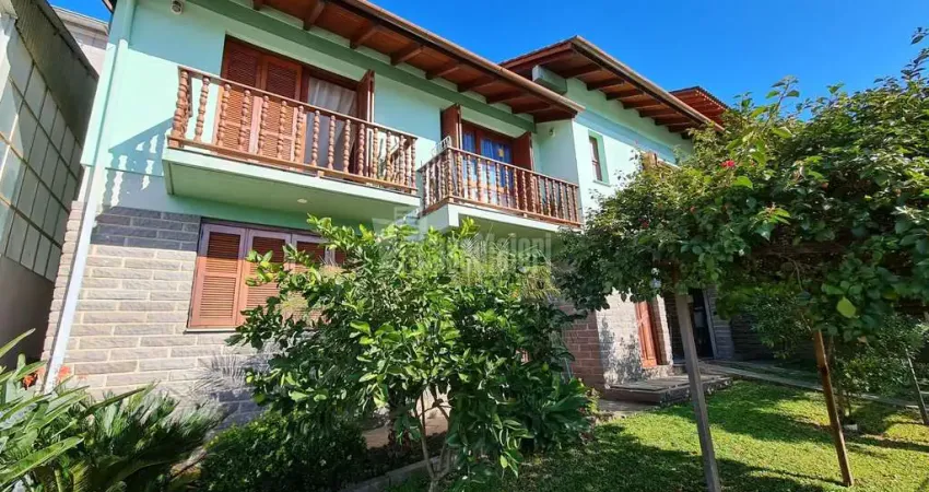 Casa com 3 quartos à venda na Rua Presidente João Goulart, 52, Universitário, Bento Gonçalves