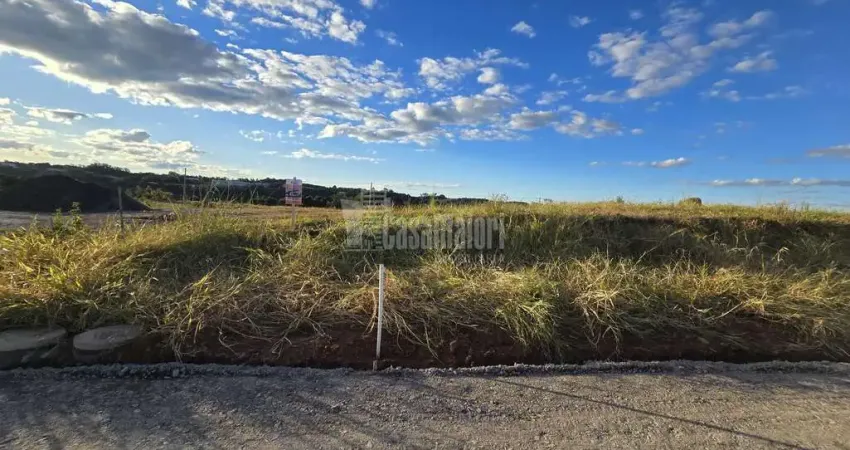 Lotes de 12x32m 100% plano, em loteamento em Construção!