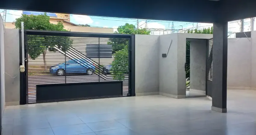 LINDA CASA NA RUA IMBUIA PARALELA COM A EULER DE AZEVEDO