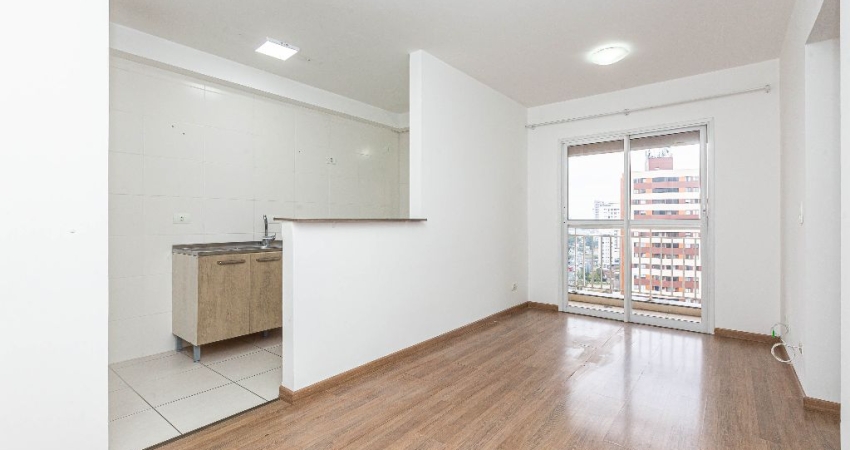 Apartamento para alugar em Condomínio Clube no Capão Raso, com 2 quartos, 1 banheiro e 1 vaga de garagem coberta