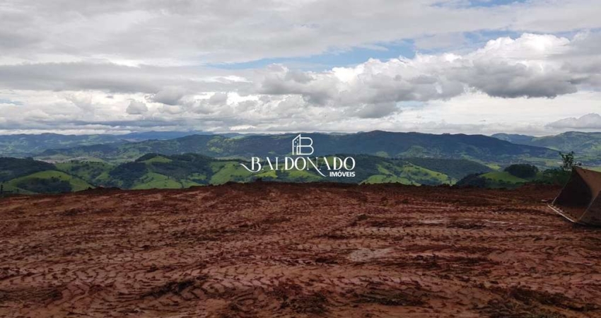 Terreno em Extrema MG 6.443m² próximo à cachoeira e vista panorâmica