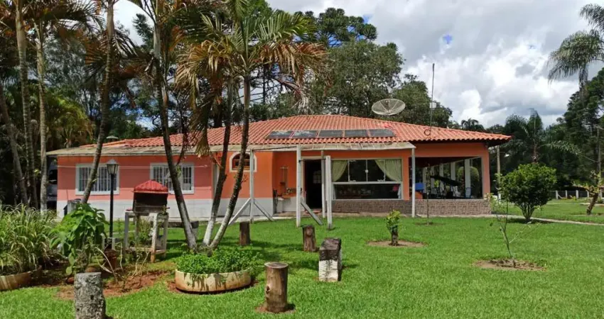 Chácara em Extrema MG à venda 10.000 m² piscina pomar