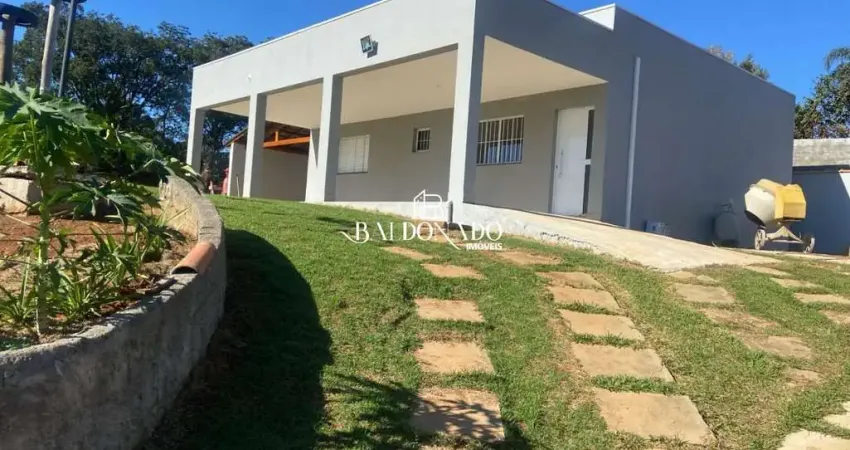 Chácara em Extrema MG à Venda 2.000m² 2 Quartos Pomar Vista