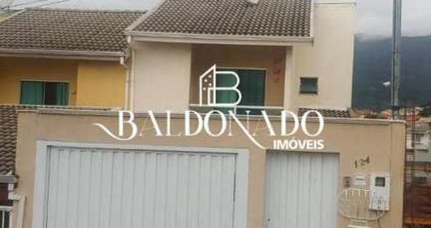 CASA EM EXTREMA MG SOBRADO 3 QUARTOS R$ 590MIL 2KM CENTRO