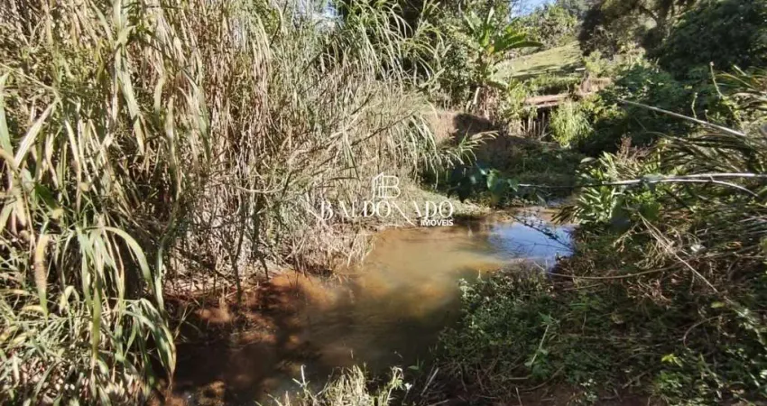 Chácara em Toledo MG à Venda 2.500m² 2 quartos Água de mina