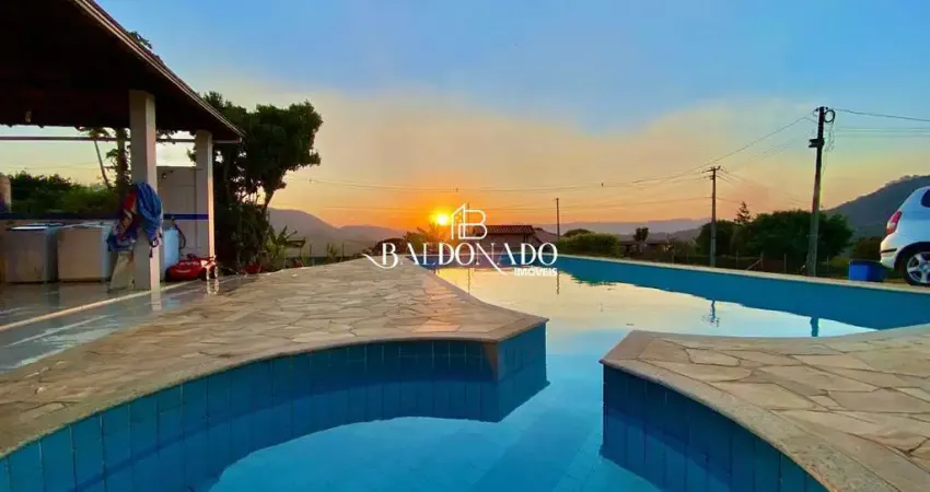 Chácara em Extrema MG à venda Piscina, Vista linda para as montanhas