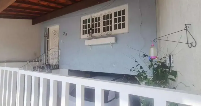 CASA EM BRAGANÇA PAULISTA SP À VENDA PRÓXIMO DO CENTRO, COM