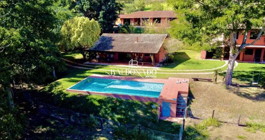 Sítio em Piracaia SP à venda FRENTE PARA A REPRESA 3 CASAS