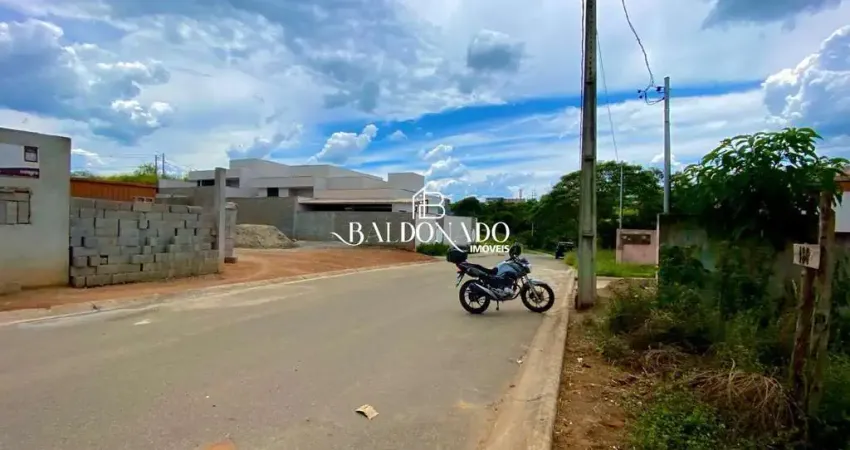 Terreno em extrema - mg 304,56 metros a venda, ótimo para construção de 2 unidades