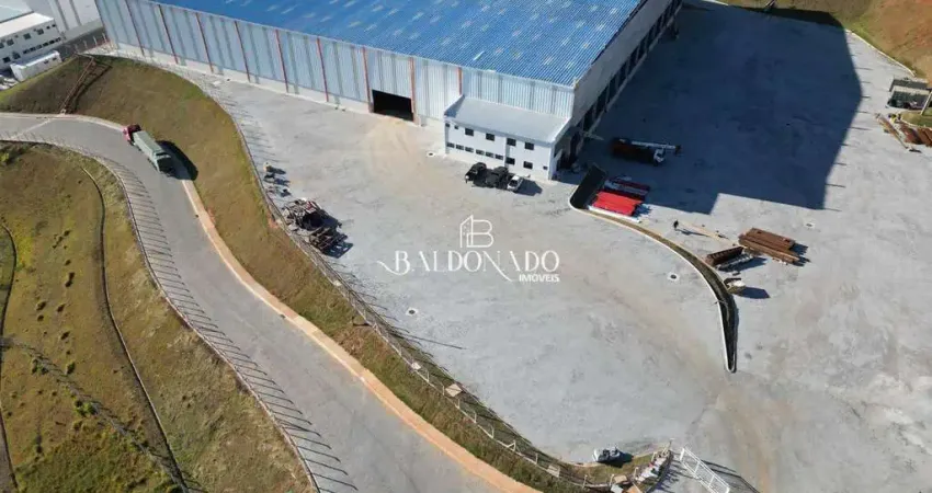 Galpao em extrema mg para alugar 11.014,50 m ha 500 metros da rodovia