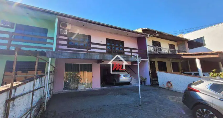 Sobrado com 4 dormitórios à venda, 179 m² por R$ 440.000,00 - Salto Weissbach - Blumenau/SC