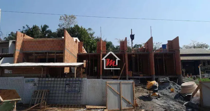 Viva o charme e a praticidade de um sobrado com 2 dormitórios no coração de Itoupavazinha. Com 73m² de ambientes bem distribuídos,
