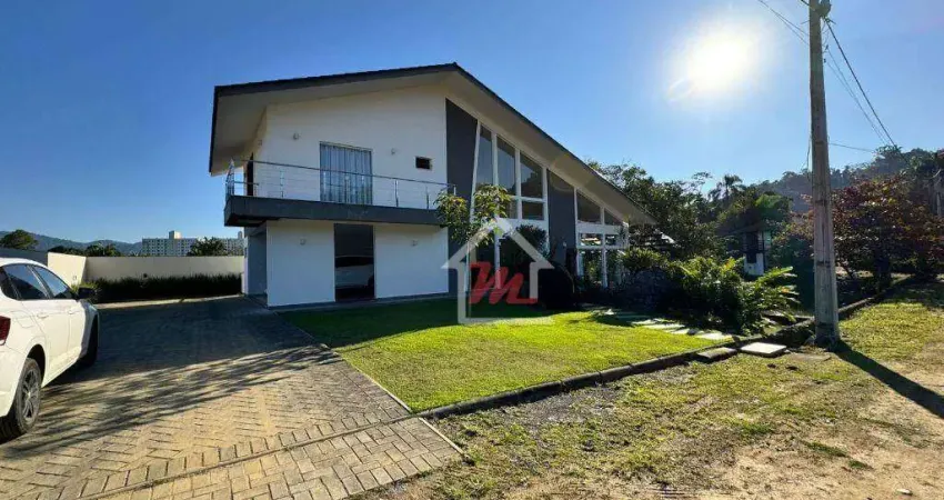 Casa com 3 dormitórios para alugar, 300 m² por R$ 11.260,00/mês - Badenfurt - Blumenau/SC