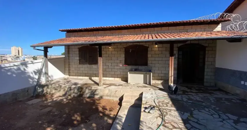 Casa com 2 quartos para alugar na Glocínia, 1, Santo André, Belo Horizonte