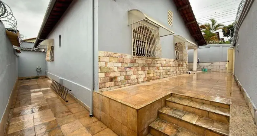 Casa com 2 quartos para alugar na Rua José Oscar Barreira, 65, Planalto, Belo Horizonte