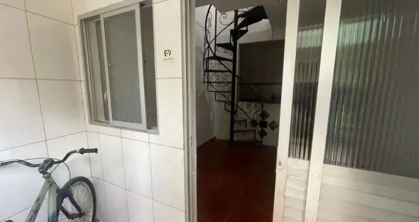 Imóvel para venda possui 50 metros quadrados com 2 quartos em San Martin - Recife - PE