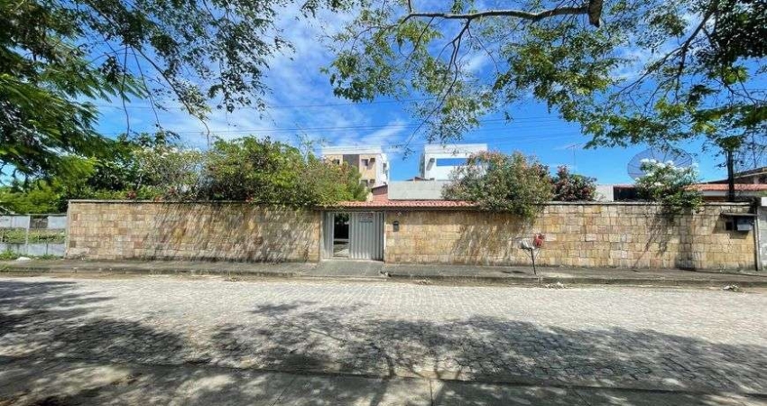 Linda Casa com 05 quartos 03 suítes, terreno 754m2 no Jiquiá