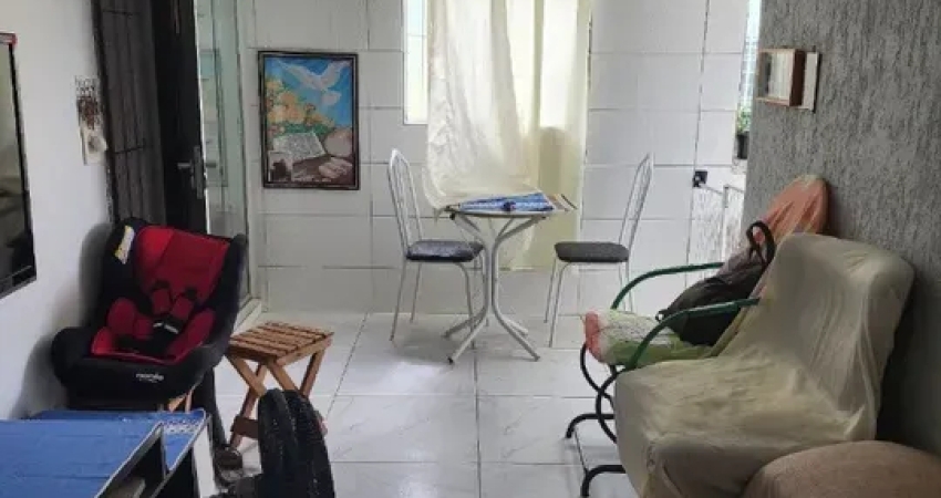 Apartamento com reforma recente a venda em Afogados