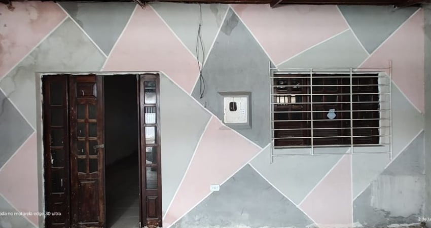 Casa bem localizada no bairro de Areias com 02 quartos