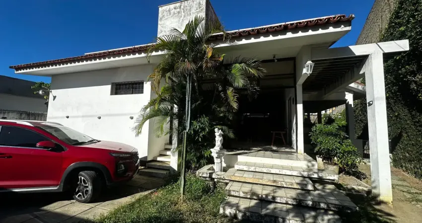 Excelente casa em candeias - 290m² de área construída em terreno de 495m²