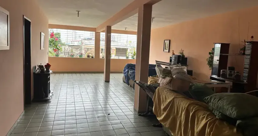 Casa com 6 quartos (3 suítes) no arruda - terreno 12x35 - garagem para 3 carros