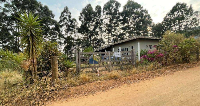CASA DE CAMPO à venda no INTERIOR com 1500m² de TERRENO na estrada do PICO DO GAVIÃO em ANDRADAS/MG
