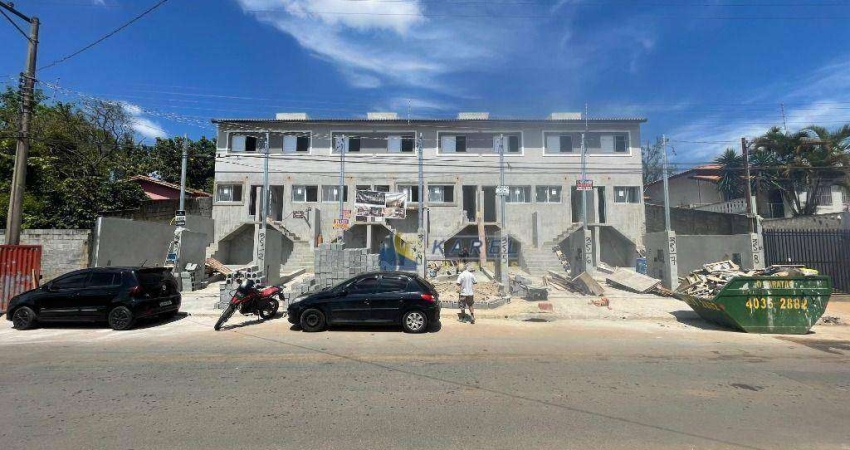 SOBRADO à VENDA com 2 Dormiórios, 1 Vaga, Quintal nos Fundos no Bairro da Hípica Jaguari por R$ 270.000,00