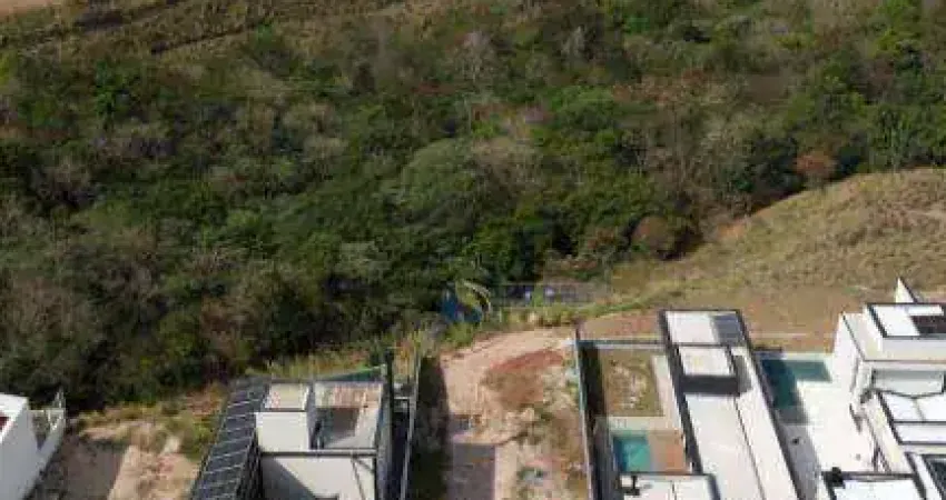 Terreno plano à venda de 436m² no condomínio euroville 2 em bragança paulista com vista para área de preservação do condomínio!!