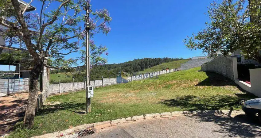 Terreno plano à venda com 898,76m² em condomínio fechado tipo clube vale das águas no interior, a 80km de são paulo em bragança paulista.