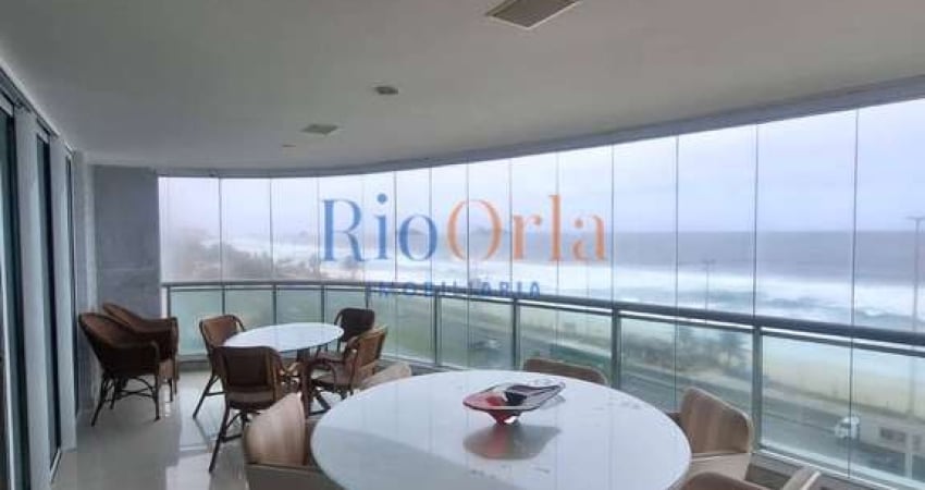 Mônaco, apartamento 4 quartos com infraestrutura na Orla da praia !