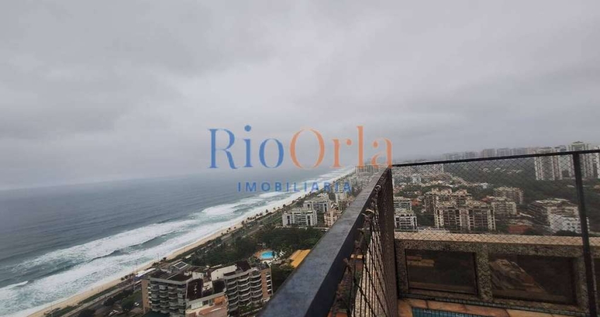 Summer Dream, cobertura 4 quartos com infraestrutura na Orla da praia !