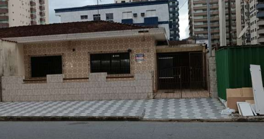 Casa Bairro Vila Tupi com cômodos amplos e aconchegantes