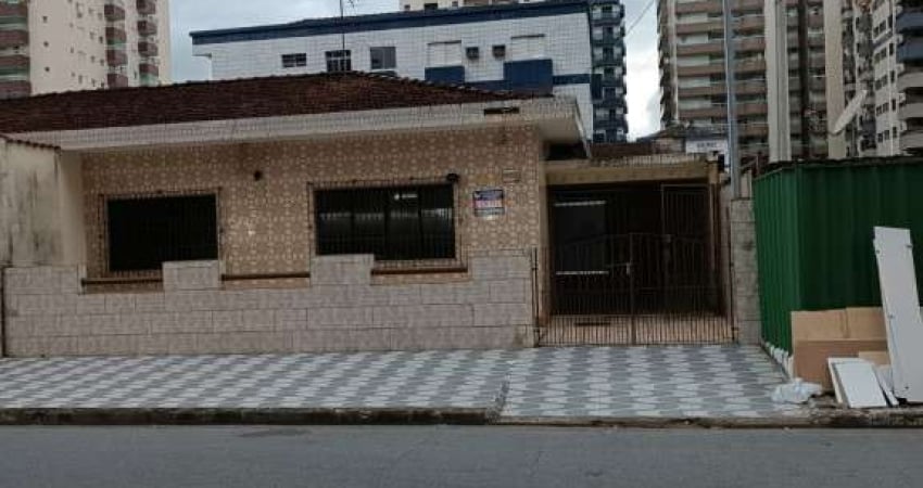 Casa Bairro Vila Tupi com cômodos amplos e aconchegantes