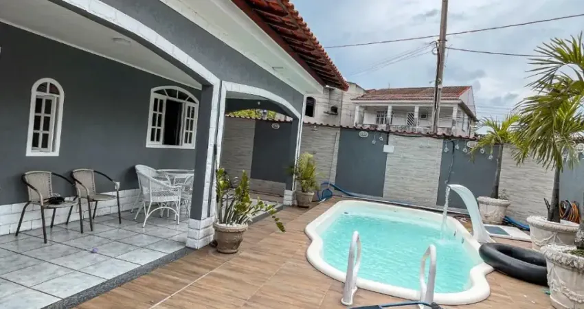 Vendo ótima casa com piscina em campo grande
