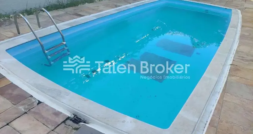 Lindissíma Casa no Jd. Apolo c/ 3 Dorms. e Piscina. Localização Privilegiada!