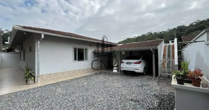 Imperdível! Casa à venda em Brusque-SC, bairro Azambuja: 3 quartos, 1 suíte, 2 salas, 2 banheiros, 2 vagas, 140,10 m².