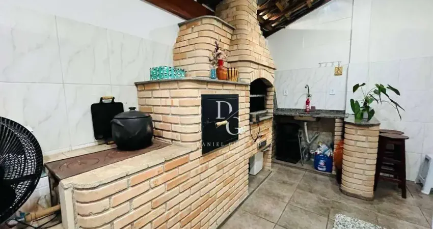 Sobrado com 3 dormitórios à venda, 174 m² por R$ 415.000,00 - Parque São Cristóvão - Taubaté/SP