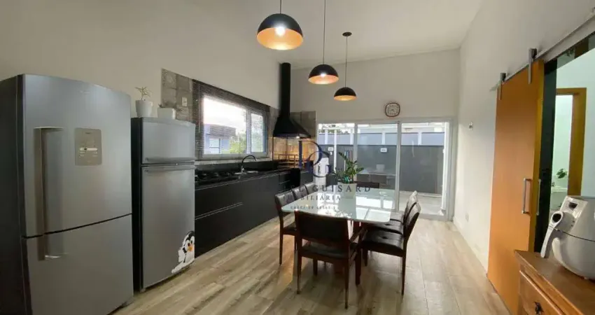 Casa com 3 dormitórios à venda por R$ 650.000,00 - Vale dos Cristais - Taubaté/SP
