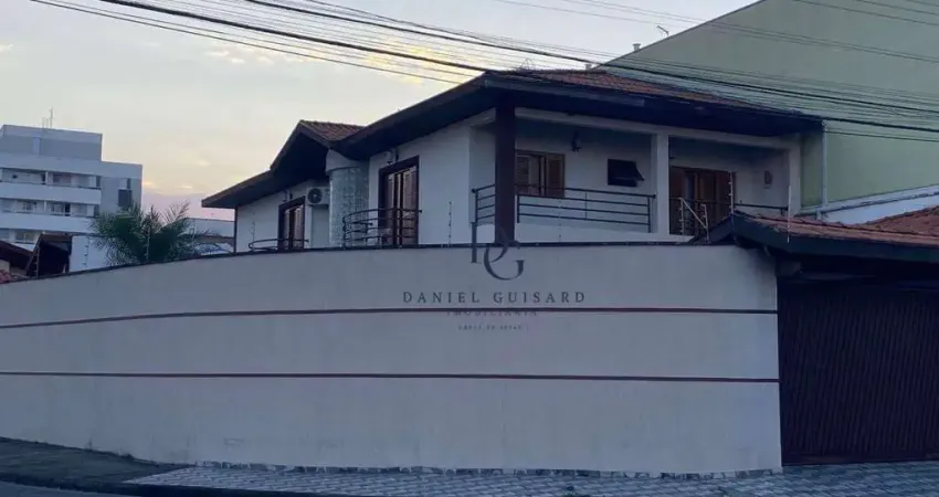 Casa com 3 dormitórios à venda, 350 m² por r$ 1.650.000,00 - vila aparecida - taubaté/sp