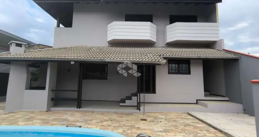 Casa com 3 quartos à venda na Rua Augusto Ernesto Boettcher, 155, Floresta, Joinville