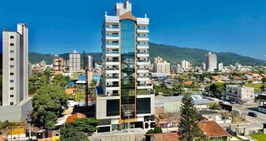 Apartamento com 4 quartos à venda na Rua 319, 345, Meia Praia, Itapema