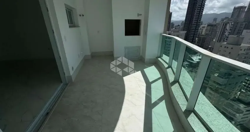 Apartamento com 4 quartos à venda na Rua 303, 135, Meia Praia, Itapema