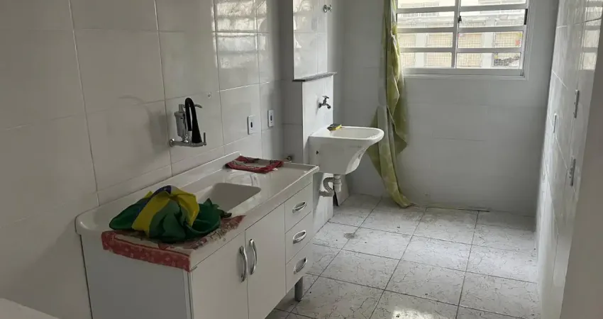 Piso e azulejos novos cozinha gabinete e pia nova , pintura novas , em fazer de acabamento da reforma,boa localização ,proximo ao super mercado barbosa , escola , farmácia , UBS , açougue