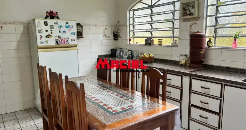 Casa com edícula,troco casa no B.fos Eucaliptos ou J.Satelite , volta em dinheiro