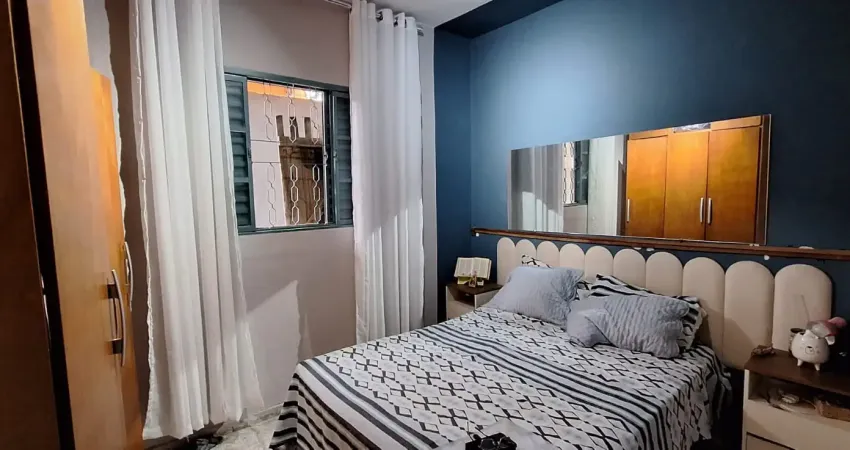 Começo do b. eucaliptos , próxima de padaria , escola , igreja , mercado,